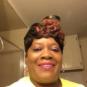 Meet your Posher, Linda